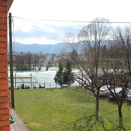 Apartament River *